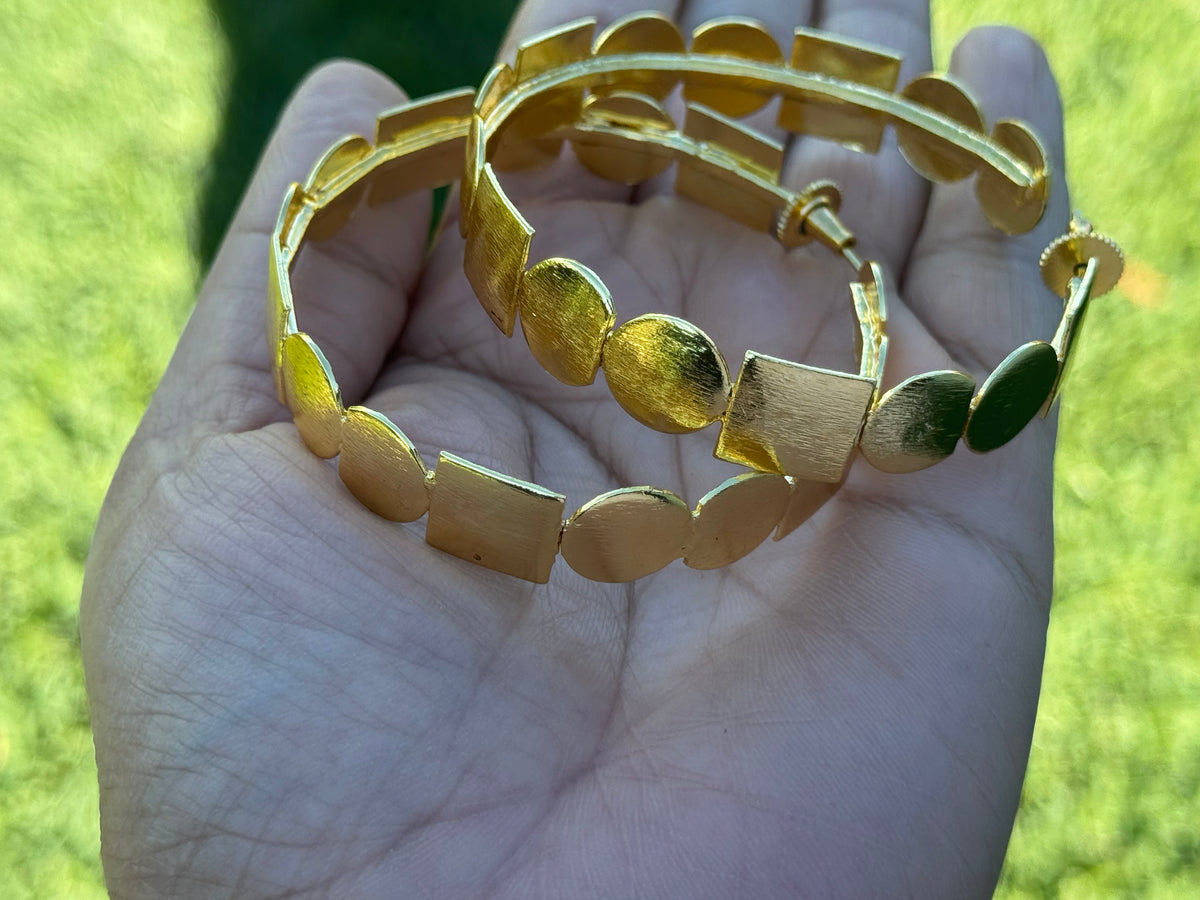 Bold classic hoops