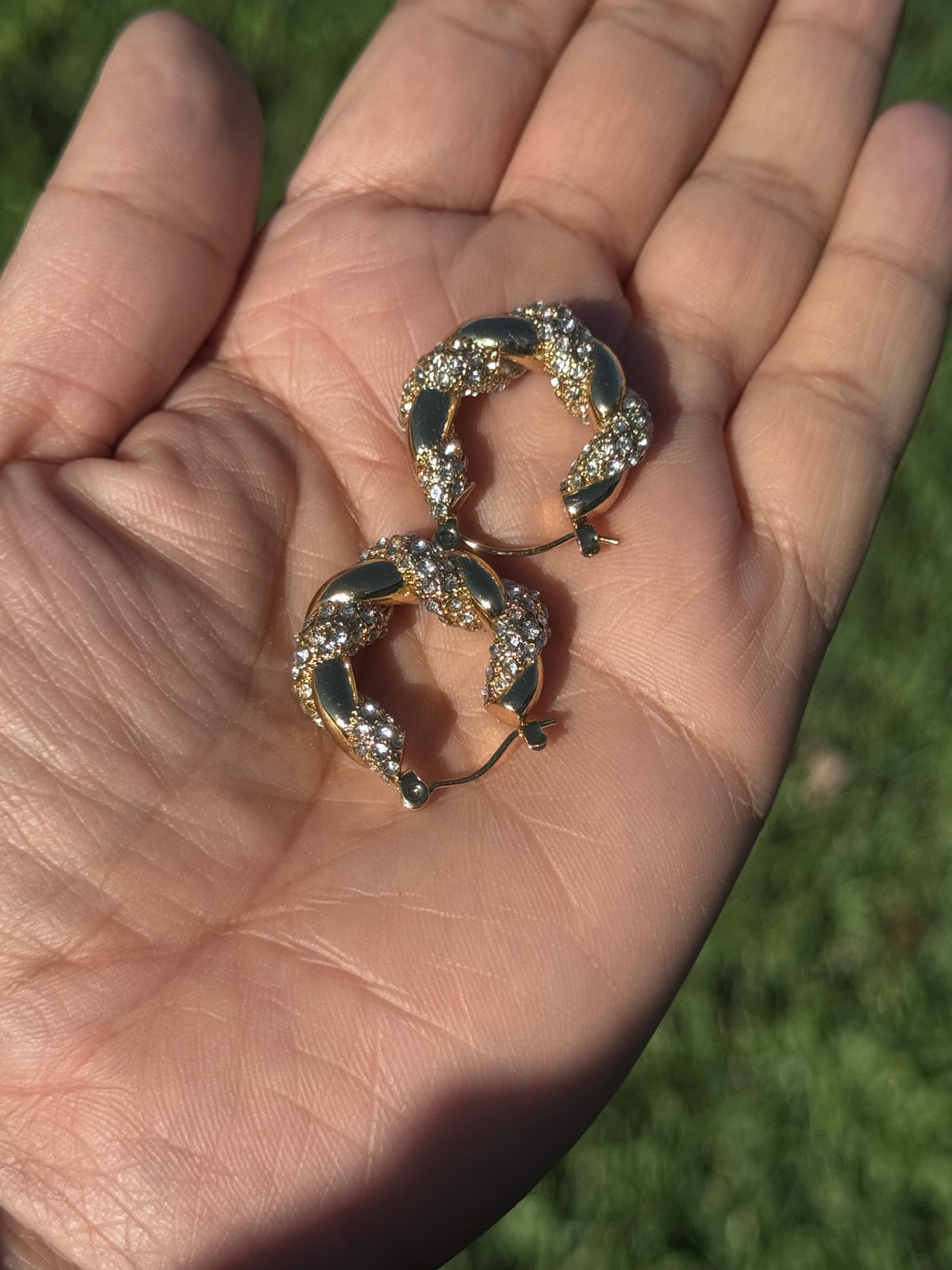 Twisted hoops