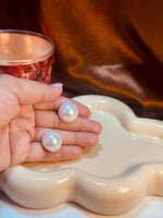 Load image into Gallery viewer, White Peal Earrings
