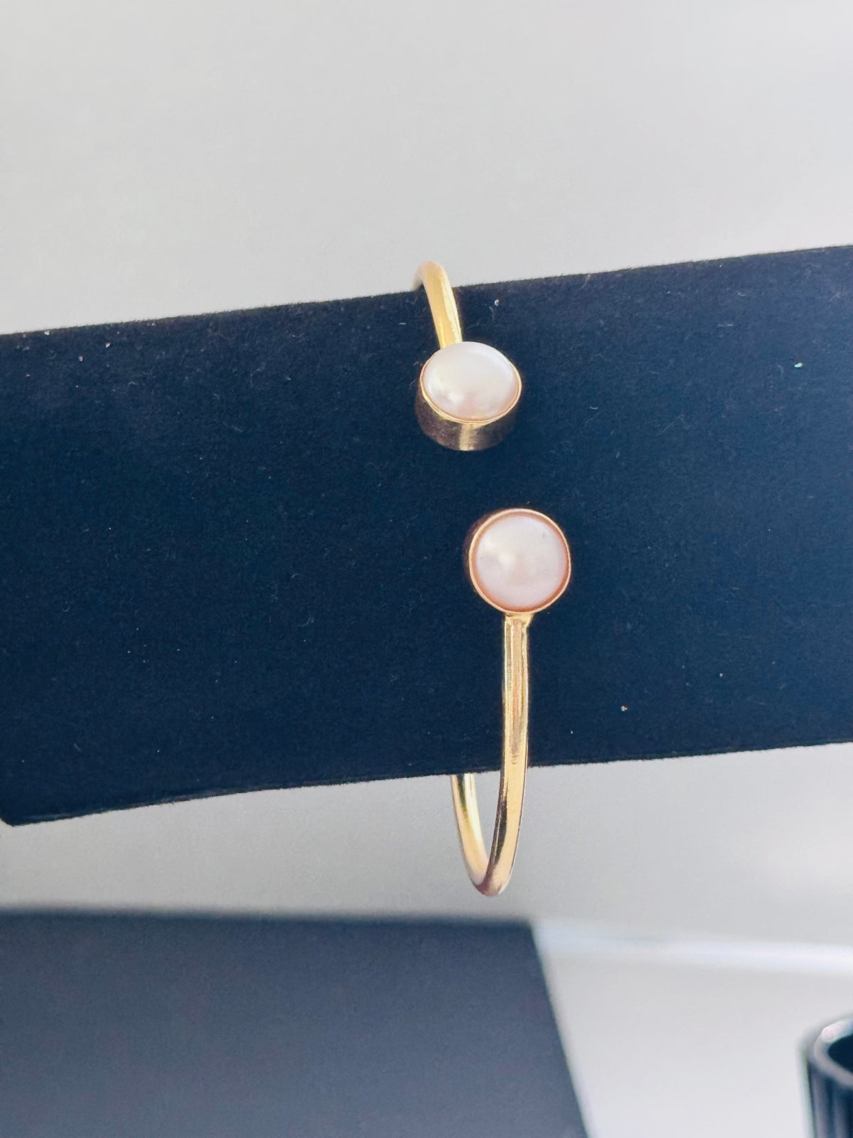 Pearl and golden duo