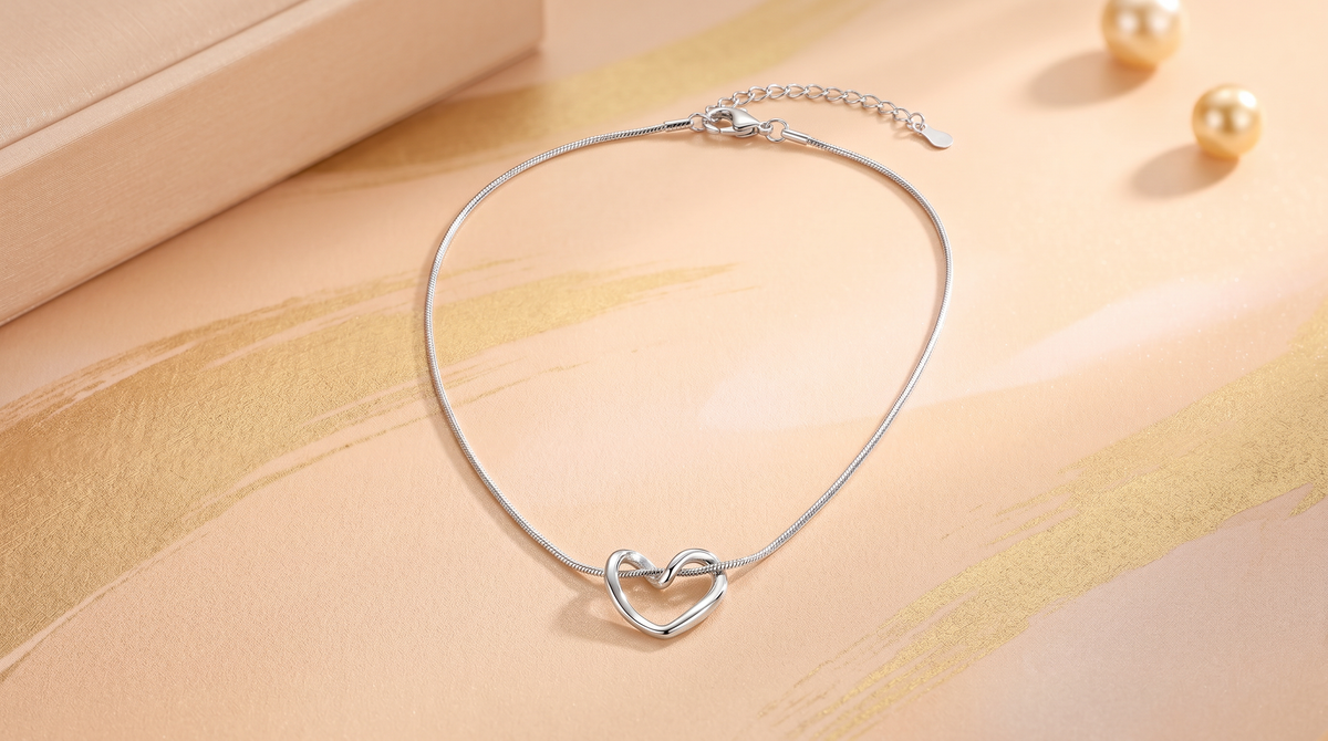 Silver minimalist heart necklace