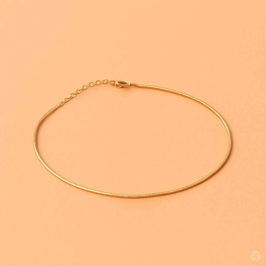 Minimalist golden colour neck cuff