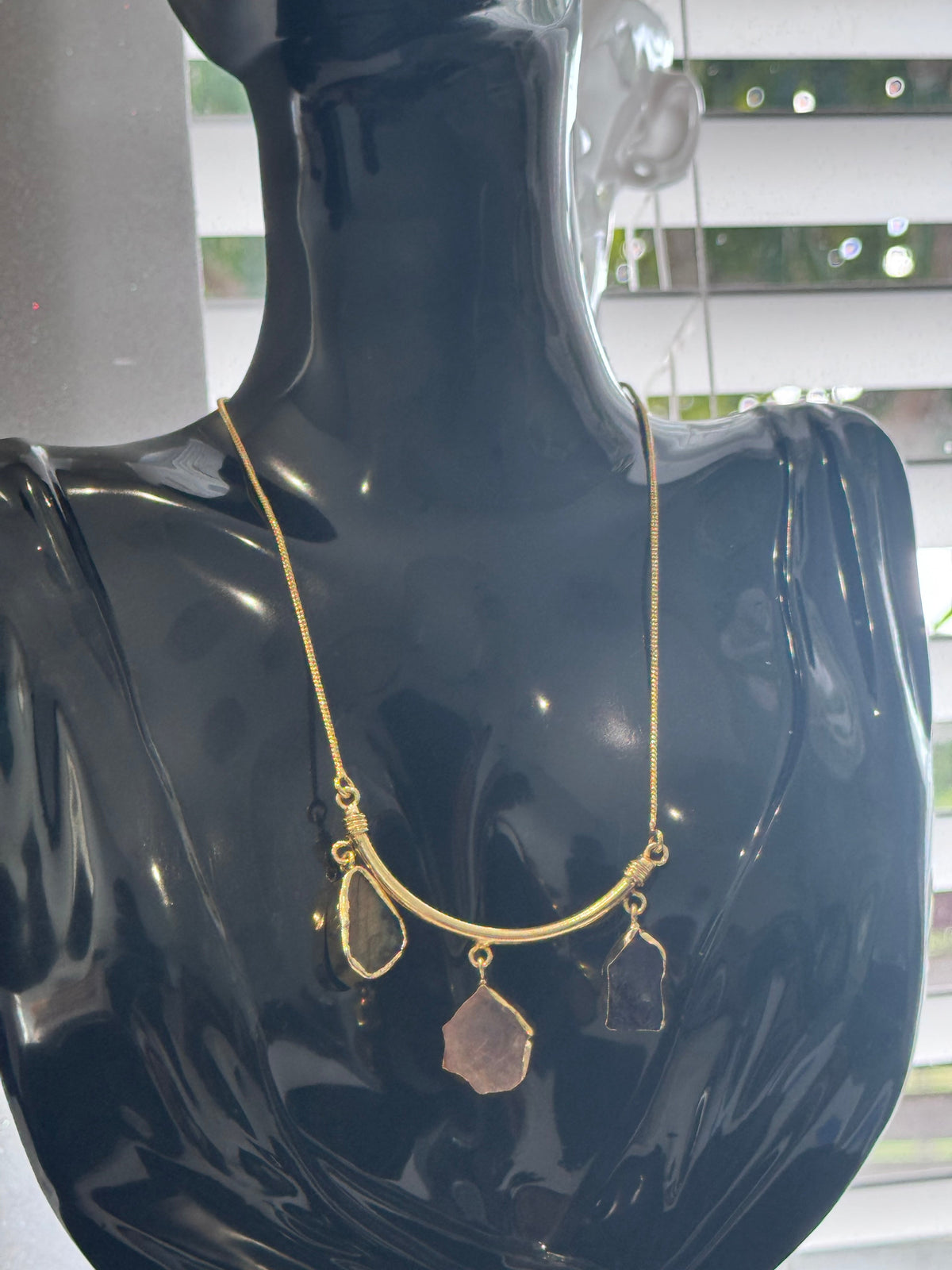 Luxe raw stone statement necklace